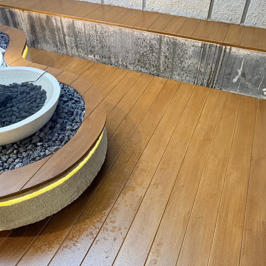 Woodium deck by a pool